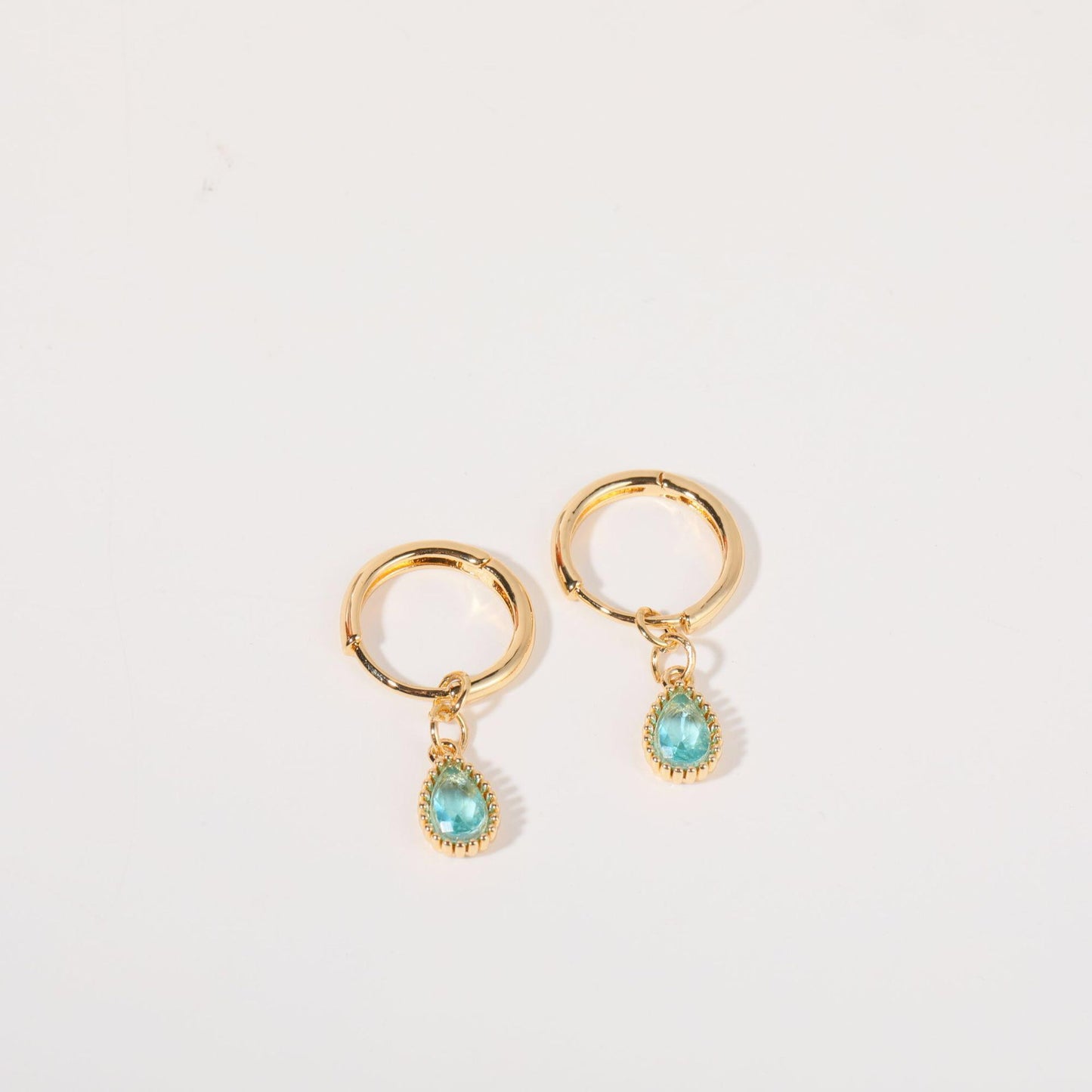 14K Gold Chic Birthstone Huggie Earrings