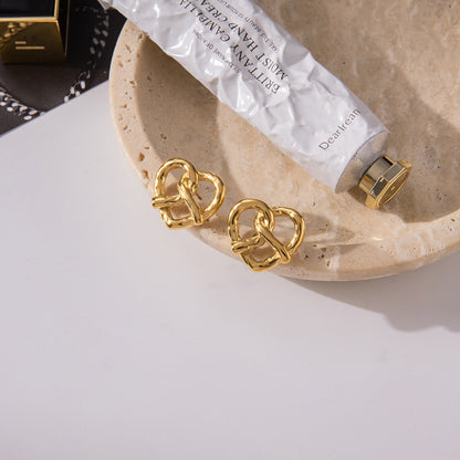 18K Gold Heart Pretzel Cute Stud Earrings