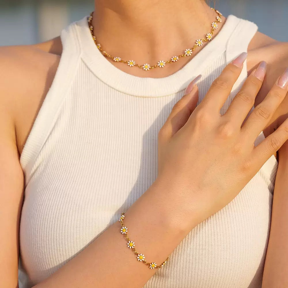 18K Gold White Daisy Flower Chain Choker Necklace