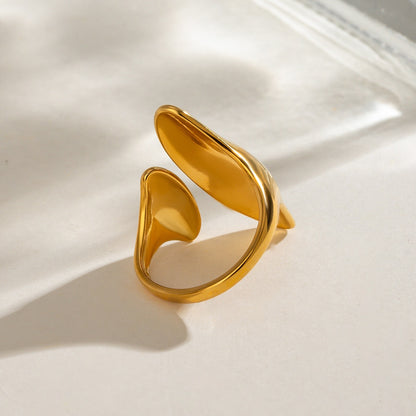 18K Gold Edgy Liquid Form Statement Ring
