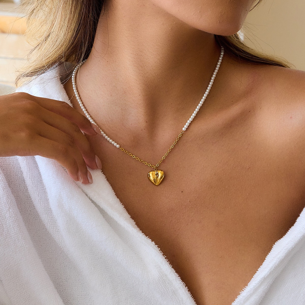 18K Gold Pearl Amour Heart Pendant Beaded Chain Necklace