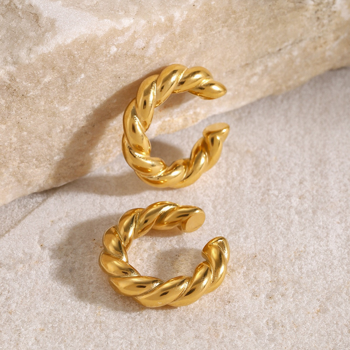 18K Gold Twisted Ear Cuff