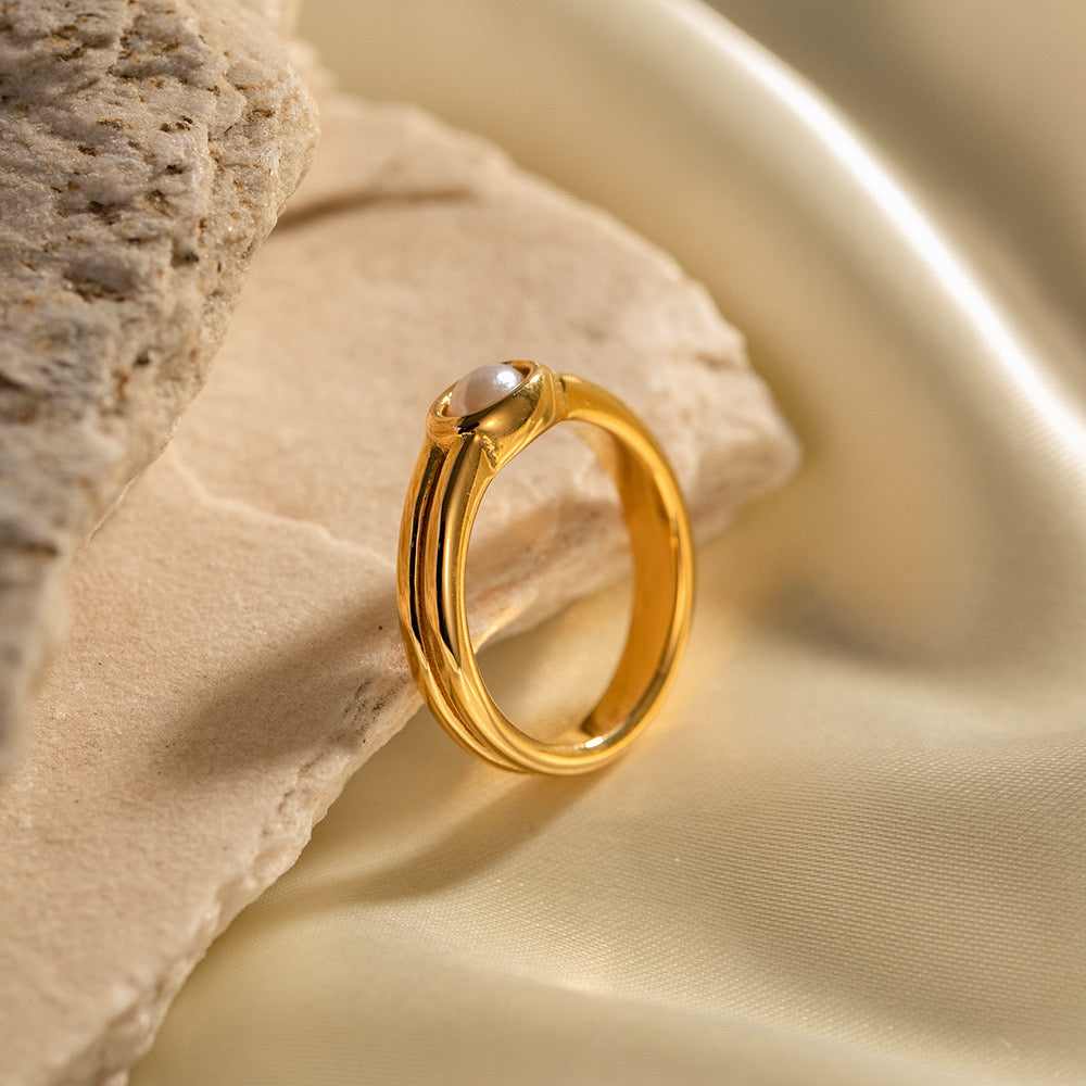18K Gold Minimalist Elegance Pearl Stacking Ring