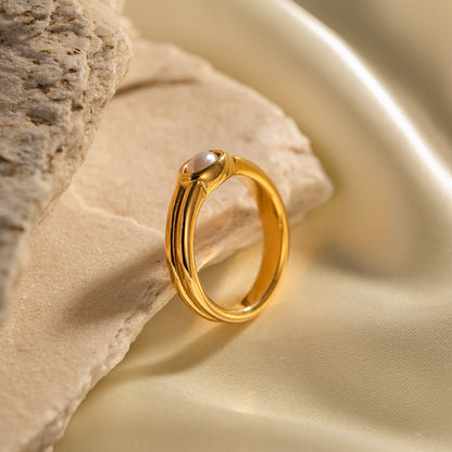 18K Gold Minimalist Pearl Ring