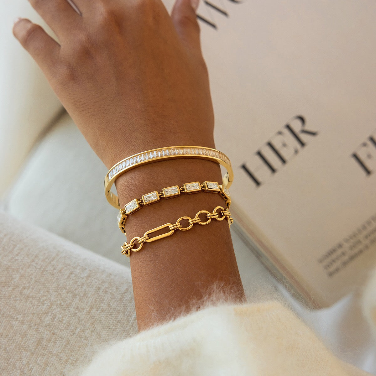 18K Gold Endless Glow Statement Tennis Bangle Bracelet