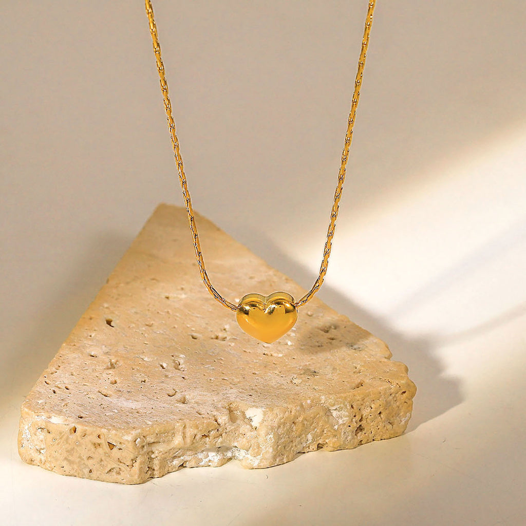 18K Gold Dainty Heart Pendant Necklace