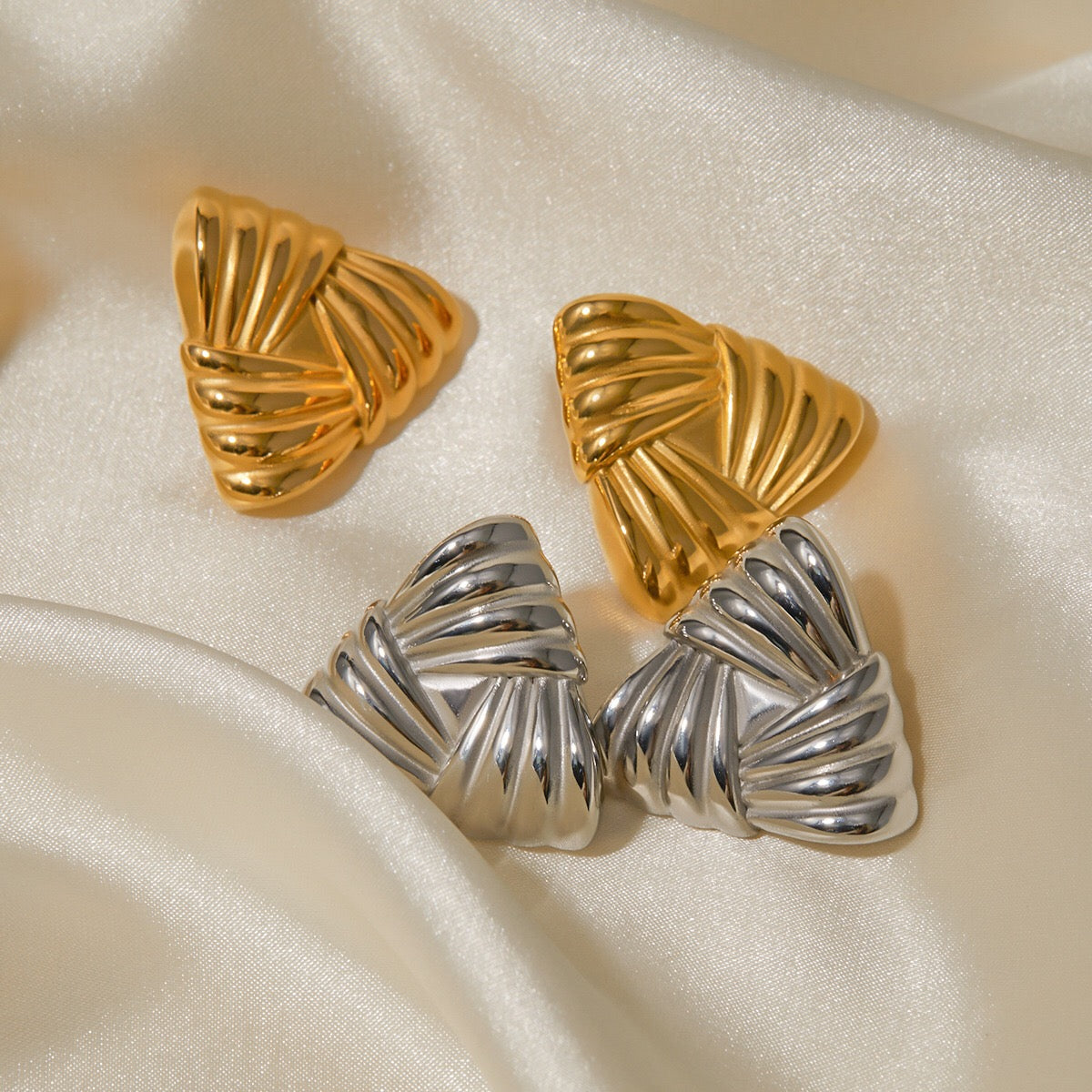 18K Gold Ribbed Triangle Statement Stud Earrings