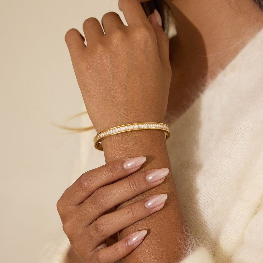 18K Gold Endless Glow Statement Tennis Bangle Bracelet