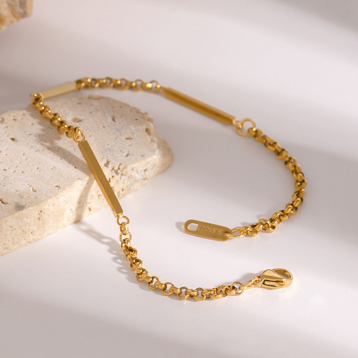 18K Gold Bar Chain Bracelet