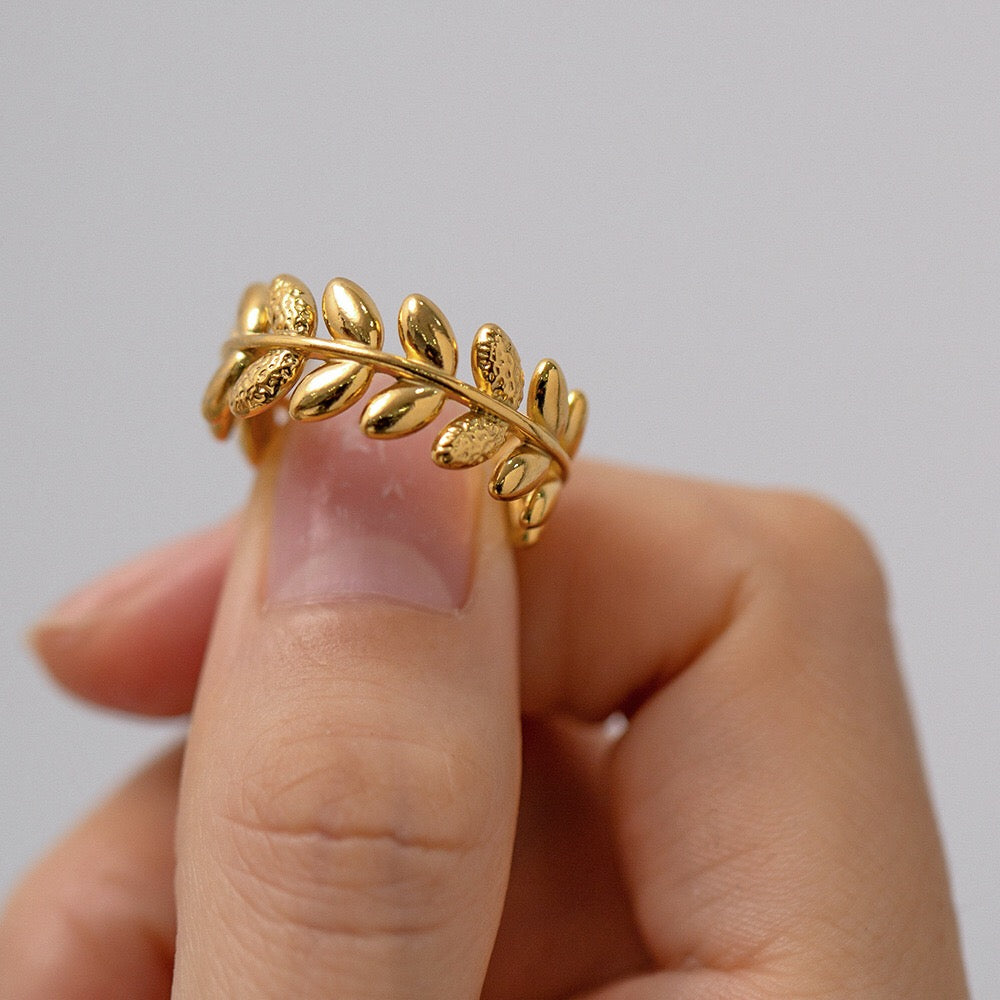 18K Gold Olive Branch Nature Band Ring