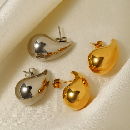 18K Gold Teardrop Stud Earrings