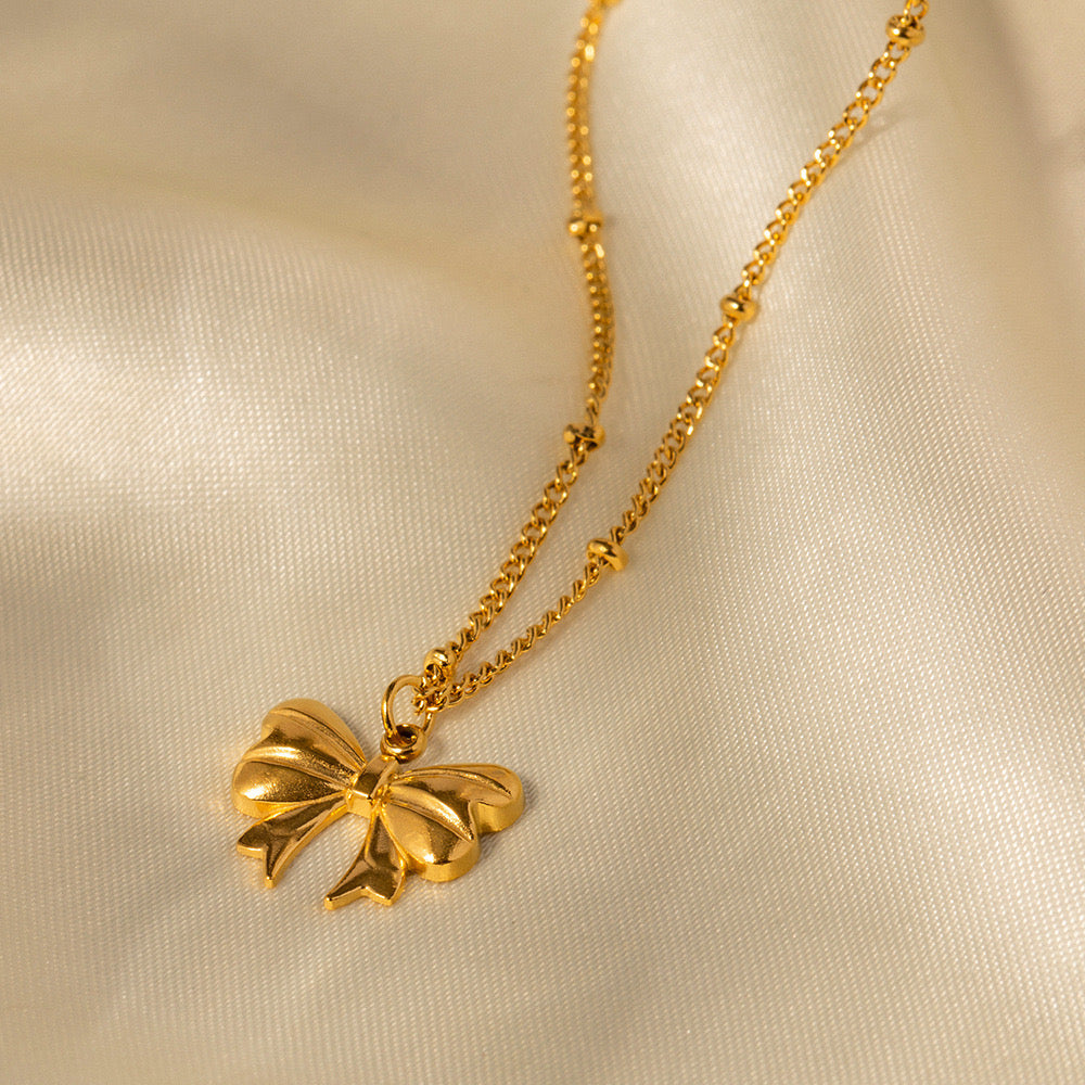 18K Gold Bow Necklace