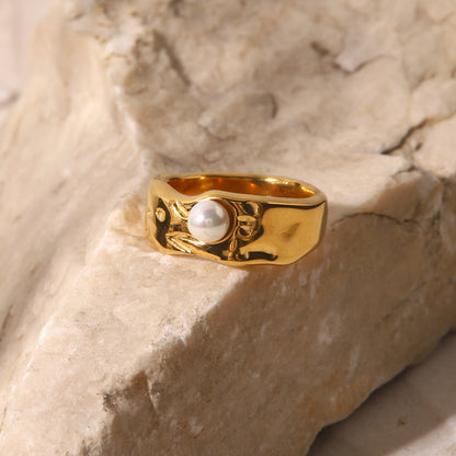 18K Gold Chic Pearl Ring