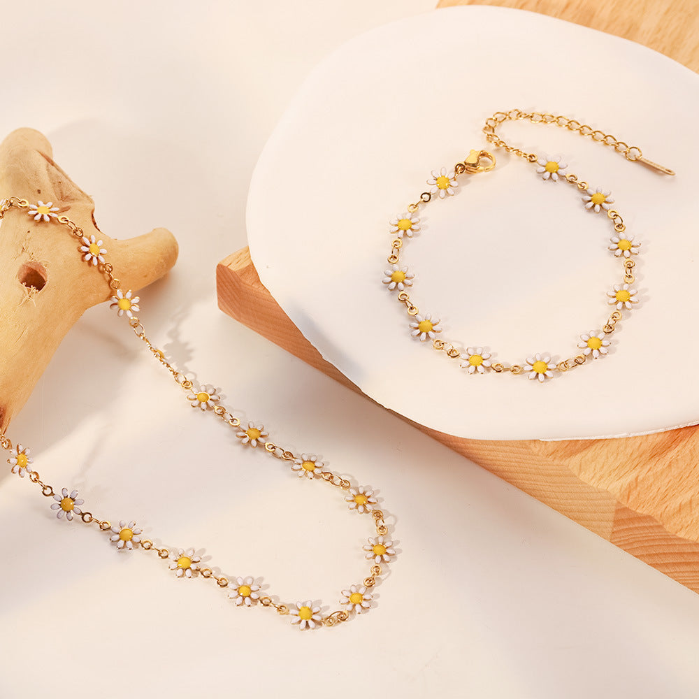 18K Gold Daisy Necklace Bracelet Set