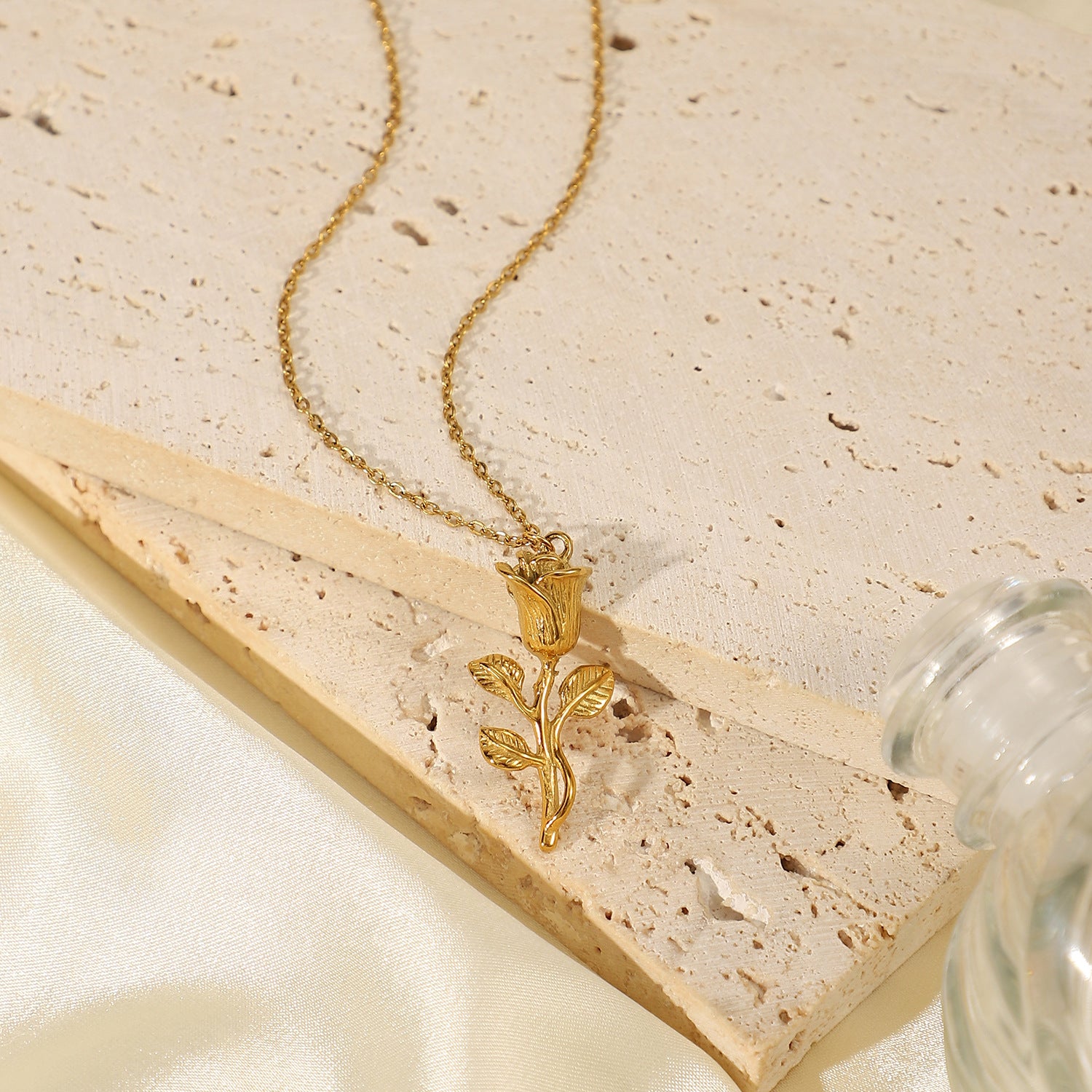 18K Gold Rose Pendant Necklace
