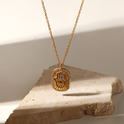 18K Gold Hamsa Pendant Necklace