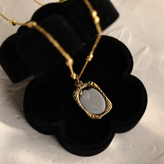 18K Gold Birth Flower Pendant Necklace