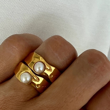 18K Gold Chic Pearl Ring